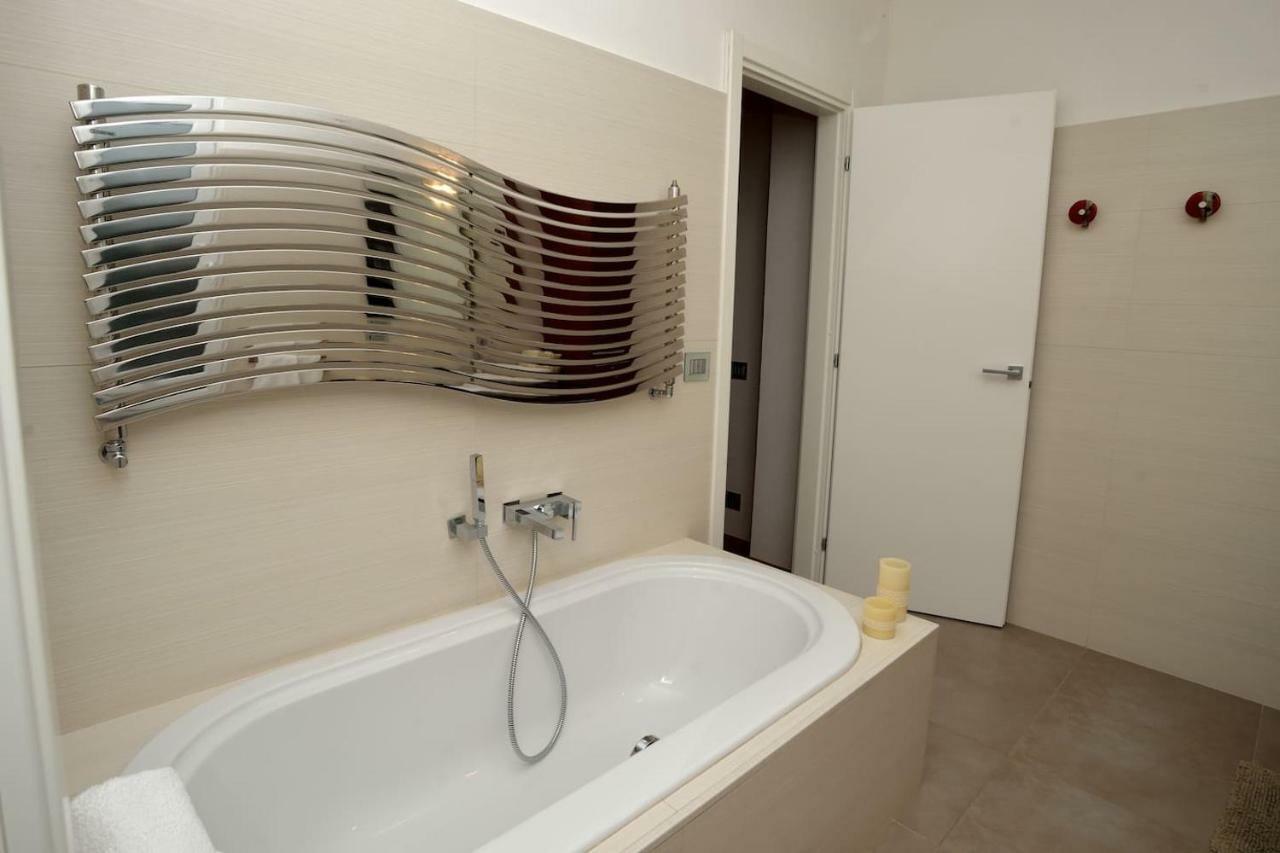 Villa Giovanna Con Terrazza Panoramica, Jacuzzi E Sauna Loano Exterior photo