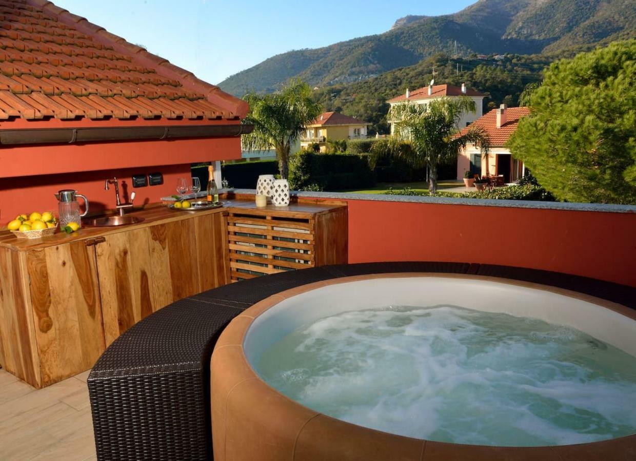 Villa Giovanna Con Terrazza Panoramica, Jacuzzi E Sauna Loano Exterior photo